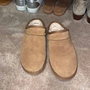UGG classic suede slipper chestnut size 8